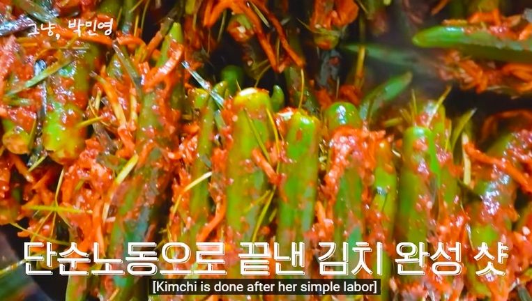 park min young bikin kimchi cabai favoritnya