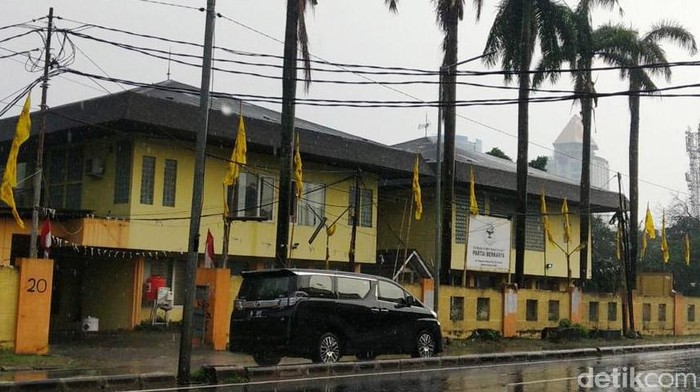 Penampakan Gedung yang Jadi Biang Gugatan Tommy Soeharto ke Pemerintah Tommy Soeharto menggugat Rp 56 miliar ke pemerintah terkait penggusuran bangunan miliknya di kawasan proyek Tol Desari. Bangunan itu berada di Jalan Pangeran Antasari, Jaksel.