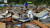 Selain SMK ini, masih ada sejumlah gedung sekolah lainnya yang akan dibongkar karena kondisi bangunannya tidak memungkinkan lagi untuk dimanfaatkan.
