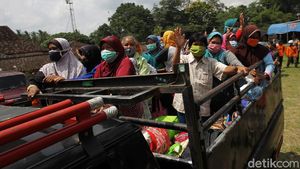 Ratusan Pengungsi Merapi Kembali ke Rumah