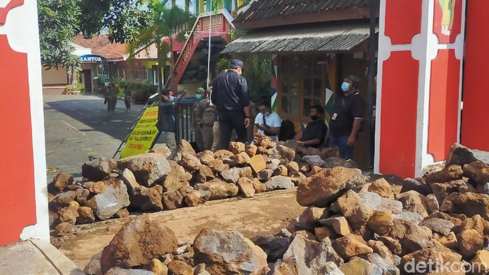 Sempat Dibuka, SDN 1 Klatak Kembali Disegel Ahli Waris