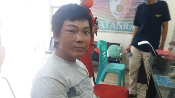 Taswin (33) membakar rumah ortu gegara tak diberi uang beli sabu.
