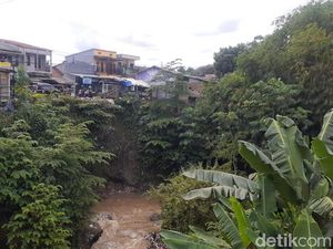 Duh! Pemprov Jabar Tak Anggarkan Tembok Antilongsor Jembatan 2 Cilebut