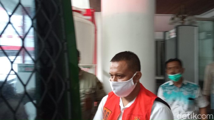 Tersangka Korupsi Kredit Fiktif Serahkan Diri ke Kejati Jabar
