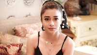Selain itu Tina juga rajin mengupdate media sosialnya dengan konten-konten lucu ataupun kegiatannya kala berolahraga. Dok. Instagram/dattaatinaa