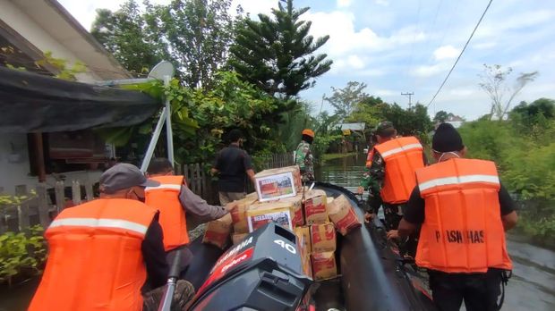 TNI AU angkut 17 ton bantuan berupa sembako dan tenda darurat untuk korban gempa Sulbar dan banjir Kalsel (dok Dispenau)