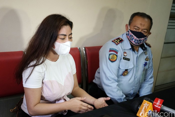 Vitalia Sesha Vitalia Sesha saat ditemui di Bapas Salemba.