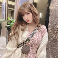Tunjukkan keseriusan di dunia KPop, Yua Makami mengunggah video dance cover nya di channel Youtube pribadi. Sebelum debut dengan Honey Popcorn, ia memamerkan bakat menari dengan iringan lagu TWICE dan Cosmic Girls. Foto: Pinterest