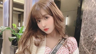 8 Foto Yua Mikami, Bintang Film Panas Jepang Kontroversial Jadi Idol KPop