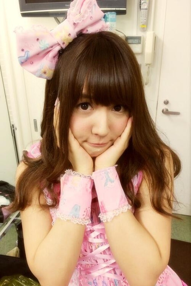 Yua Makami mulai terjun ke ranah film dewasa pada 2015 dengan nama panggung Princess Peach. Film dewasa pertamanya menjadi salah satu yang terlaris di tahun itu. Foto: Twitter