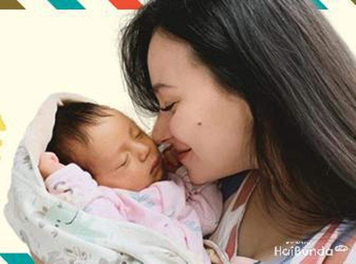 Banner nama anak Asmirandah