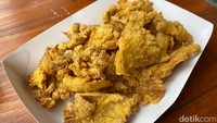 Untuk menu Deep Fried Mushroomnya, mereka menggunakan jamur tiram putih. Jamur dibalut dengan tepung bumbu khas Bonkers, lalu digoreng hingga garing. Foto: detikFood