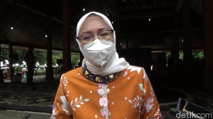 Bupati Purwakarta Anne Ratna Mustika