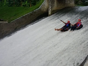Kafe Instagramable sampai River Tubing yang Seru di Desa Wisata Jambu
