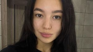 Kenalan dengan Dinara Syzdykova, Atlet Voli Berparas Cantik dari Kazakhstan