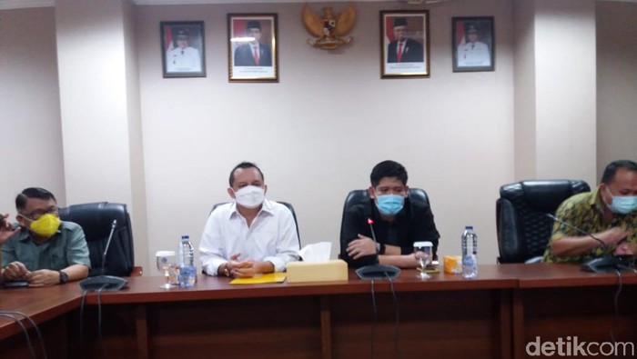 DPD Golkar Sulut mengumumkan pencopotan James Arthur Kojongian dari jabatan Ketua Harian DPD Golkar Sulut (Angel Rawis/detikcom)