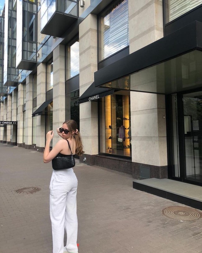 Sayangnya sejak Rusia melancarkan operasi ke Ukraina, banyak orang beralih ke Instagram-nya untuk meninggalkan ujaran kebencian. Beberapa menyebutnya anak dari seorang pembunuh, kriminal perang, psikopat hingga pecandu narkoba.Foto: Instagram