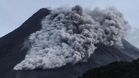 Sementara 4 awan panas lainnya terjadi pagi ini pada pukul 06.03, 06.08, 06.21, dan 6.53 WIB. Semuanya mengarah ke hulu Kali Krasak dan Boyong. Angin saat erupsi mengarah ke timur. Erupsi pukul 06.00 hingga 07.00 WIB pagi ini tercatat dengan amplitudo 39-45 milimeter durasi 83-125 detik dan jarak luncur maksimal 1.200 meter ke arah barat daya yakni di hulu Kali Krasak dan Boyong. Tinggi kolom tersapu angin ke lereng arah timur.