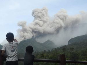 Gunung Merapi Erupsi Besar, Awan Panas Muncul