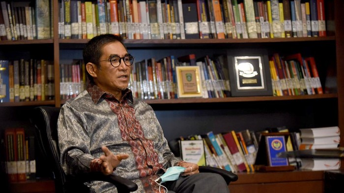 Hamdan Zoelva Bicara Soal Diskualifikasi Paslon Pilkada Mantan Ketua MK dan Ahli Hukum, Hamdan Zoelva berbicara terkait putusan Bawaslu dan KPU yang mendiskualifikasi Paslon dalam Pilkada. Apa hasilnya?
