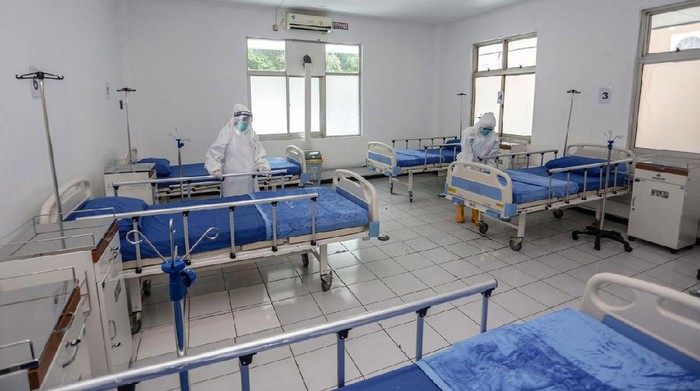 Pemkot Bogor menyediakan Rumah Sakit Lapangan (RSL) di GOR Pajajaran, Kecamatan Tanah Sareal. RSL ini untuk mengantisipasi lonjakan pasien COVID-19.