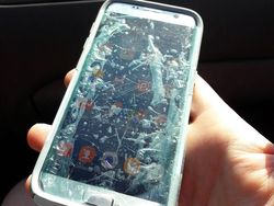 Kocak! 10 Kejadian Lucu Orangtua vs Teknologi