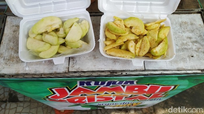 Krenyes Segar Rujak Jambu Kristal yang Lagi Hits di Ciamis Krenyes Segar Rujak Jambu Kristal yang Lagi Hits di Ciamis