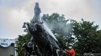Dibangun di era Soeharto, Presiden kedua RI itu diketahui mengagas pembangunan Patung Arjuna Wijaya karena terpukau dengan banyaknya monumen bersejarah di jalan-jalan protokol yang ada di Turki saat melakukan kunjungan kenegaraan ke negara tersebut.