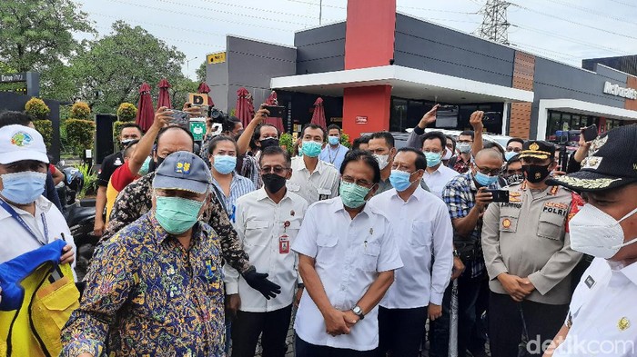 Menteri ATR/BPN dan Menteri PUPR sambangi perumahan Grand Kota Bintang Bekasi untuk mengecek pemanfaatan tata ruang.