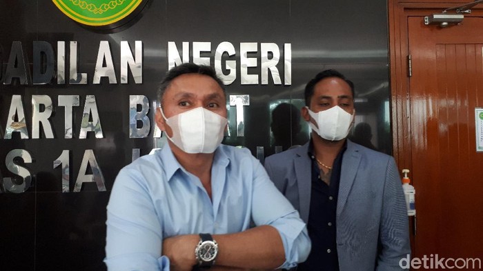Nus Kei hadiri sidang John Kei (Dwi Andayani/detikcom)