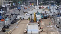 Terkait dengan progres pembangunan jalur Bundaran HI hingga Harmoni, Wiilliam mengatakan progres pembangunannya mencapai 9,8 persen yang meliputi pelebaran jalan untuk traffic diversion serta pekerjaan pondasi untuk pos polisi Medan Merdeka.