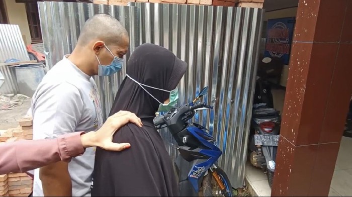 Pasangan suami-istri diduga pemerkosa wanita di Bukittinggi, Sumbar, saat diperiksa oleh polisi