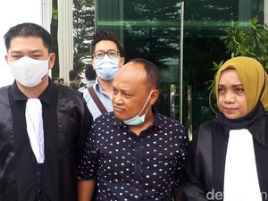 Kuasa Hukum Harap Hakim Tak Lanjutkan Sidang dan Bebaskan John Kei