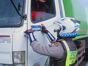Polisi di Gresik Gencar Cegah Penyebaran COVID-19 Selama PPKM Jilid 2