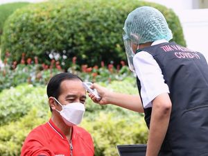 Kemenkes Tegaskan Jokowi Belum Disuntik Vaksin Ketiga COVID-19