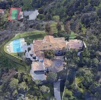 Seperti dikabarkan New York Post, bintang Rocky tersebut membeli rumah ini pada 1990-an, era keemasannya sebagai bintang Hollywood. Di kawasan ini juga tinggal Justin Bieber dan Meghan Markle.  (Foto: Google Map)