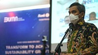Tampak Plt Direktur Utama PT Bank Tabungan Negara (Persero) Tbk, Nixon LP Napitupulu bersama jajaran Direksi dan Komisaris Bank BTN menyimak paparan Presiden Direktur PT Visa Worldwide Indonesia, Riko AS Abdurrahman mengenai layanan keuangan digital dan transformasi bisnis di tengah tantangan pandemic pada acara sharing seasion Rapat Kerja Bisnis Bank BTN 2021 di Jakarta, Rabu (27/1). Foto: dok. Bank BTN