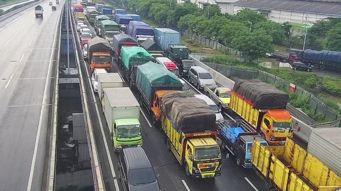 tol surabaya-gempol longsor