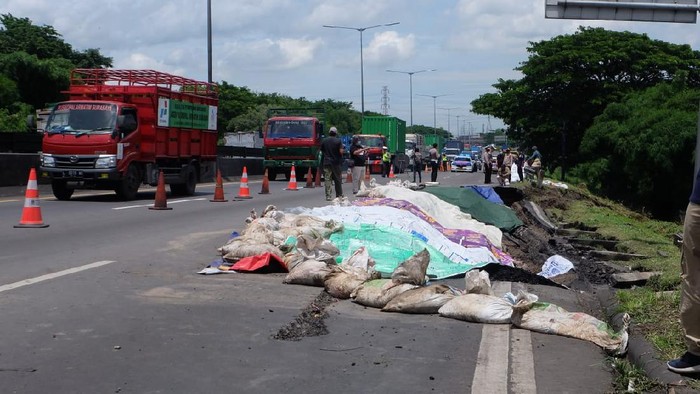 tol surabaya-gempol longsor