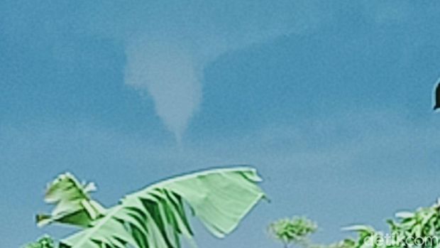 Angin puting beliung di Klaten, Kamis (28/1/2021).