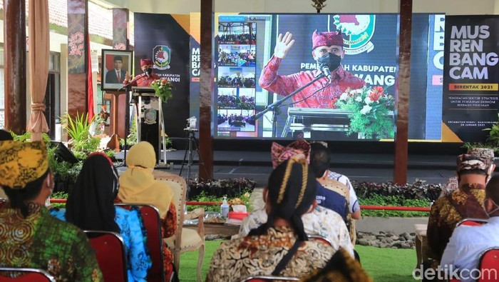 bupati anas
