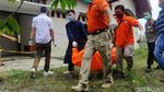 Polisi Evakuasi Jenazah yang Tewas Terbakar di Pekanbaru