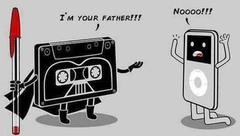 Mungkin kids zaman now tak tahu apa hubungannya kaset dengan pulpen di atas. Foto: istimewa