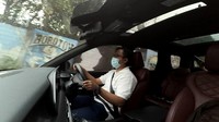 Kendati sangat cocok untuk mobil keluarga, Hyundai Palisade juga menawarkan rasa berkendara yang menyenangkan (fun to drive). Mobil ini dibekali mesin diesel 2,2 liter turbo, yang bisa menghasilkan tenaga 202 PS dan torsi 441 Nm, yang sudah lebih dari cukup untuk melibas berbagai medan jalan. Foto: Luthfi Anshori