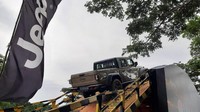 Jeep Gladiator mesin V6 Pentastar berkapasitas 3.6 L yang mampu memproduksi tenaga 285 horse power dan torsi maksimal 353 Nm. Tenaga tersebut juga dikolaborasikan dengan transmisi automatic delapan percepatan. Foto: dok. Jeep