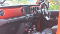 Jeep Wrangler Rubicon dibangun berdasarkan struktur frame yang berkualitas tinggi serta memberikan kenyamanan selama berkendara. Foto: dok. Jeep