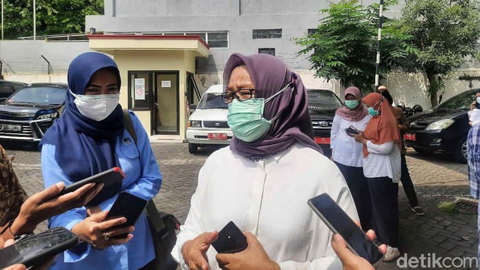 Kepala Dinkes Kota Surabaya Febria Rachmanita