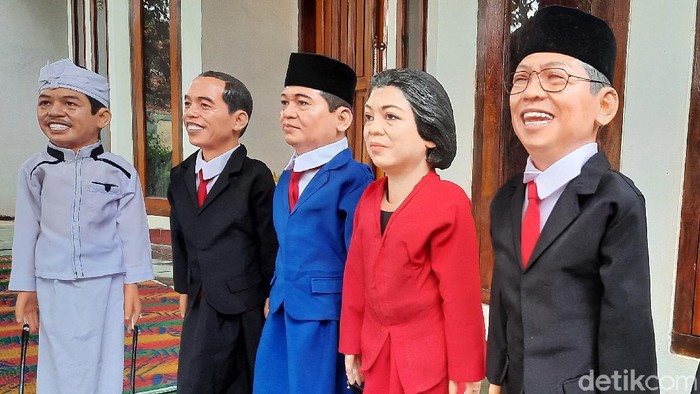 Kisah Perajin Wayang Golek Karakter Bertahan di Tengah Corona Salah satu perajin wayang golek di Desa Sukamaju, Purwakarta mampu bertahan meski gempuran modernisasi dan pandemi Corona ini.