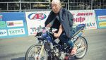 Meme Kocak Kakek Sugiono Jadi Anak Motor