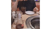 Wajar saja kalau Lebby tertarik mencoba bisnis kuliner karena ia memang suka kulineran. Banyak momen makan yang diposting lewat instagramnya, termasuk saat makan bareng Dewi Persik.  Foto: instagram @lebbywilayati